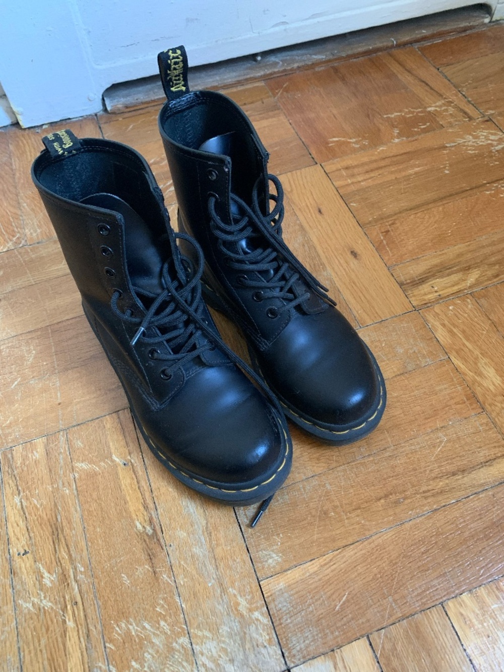 Dr. Martens 1460 Women
